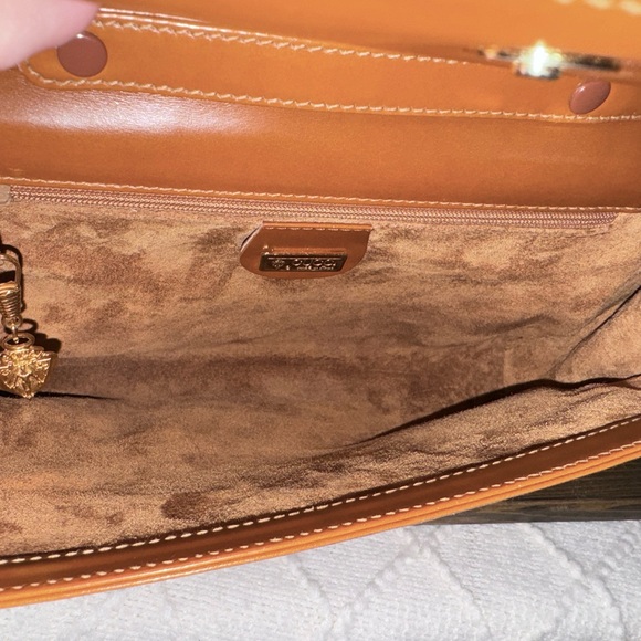 Authentic GUCCI Leather Handbag - 004.109.0272 - Suede Interior - Picture 6 of 16